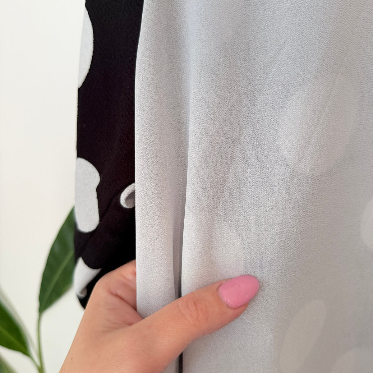 Brand Unknown Size U/Arm to U/Arm 57cm Spot Print Sheer Back Tunic Dress