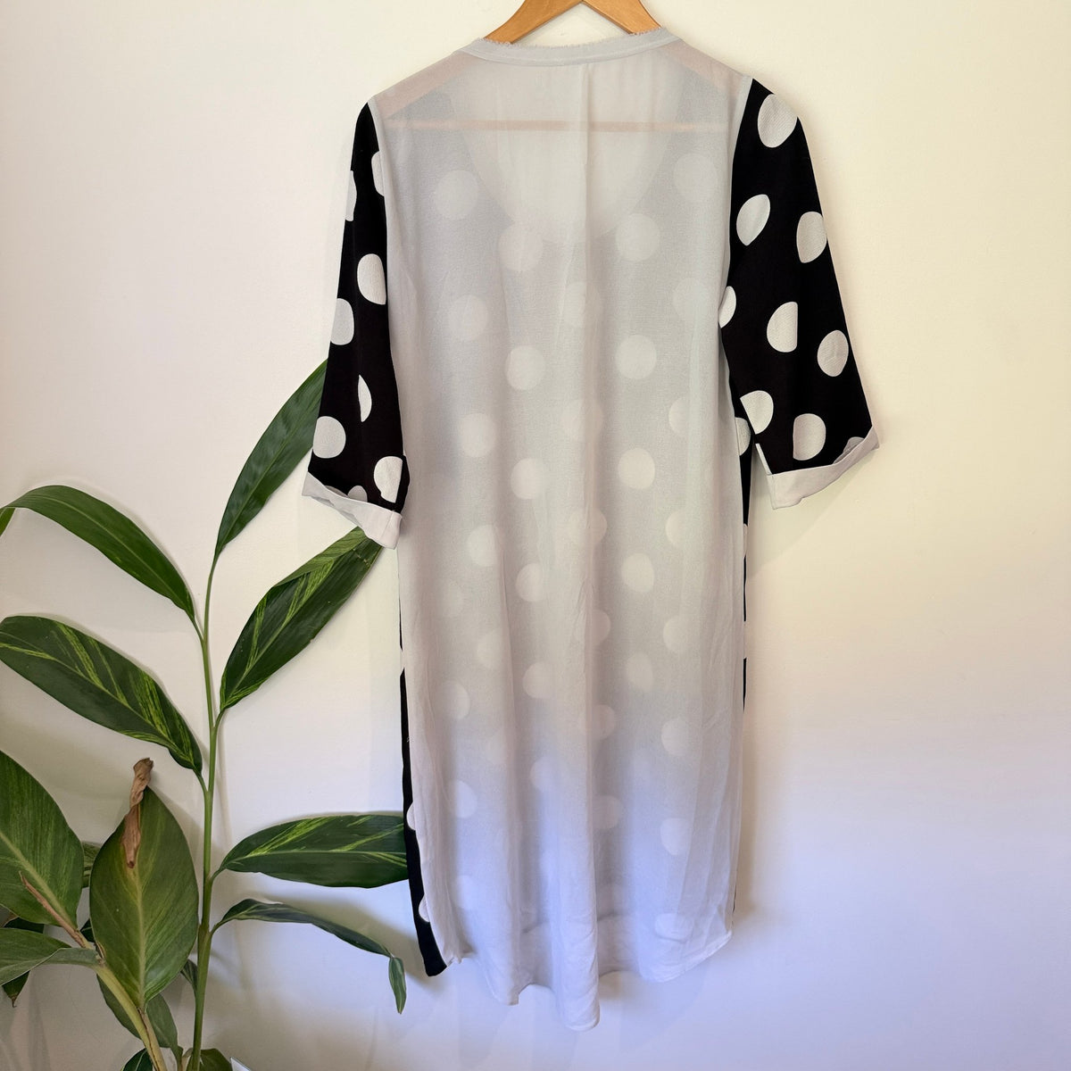 Brand Unknown Size U/Arm to U/Arm 57cm Spot Print Sheer Back Tunic Dress