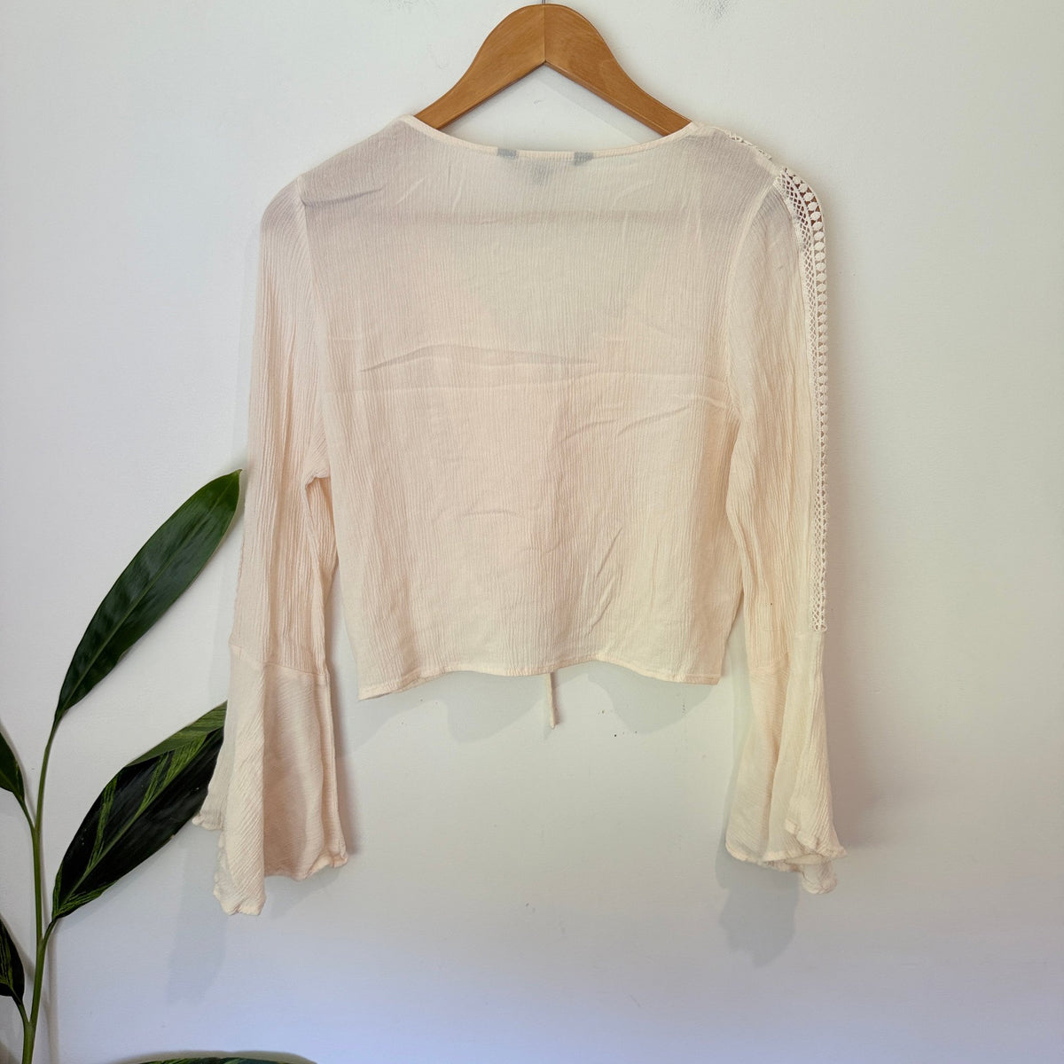 Glassons Size 10 Crinkle Lace Up Bell Sleeve Crop Top
