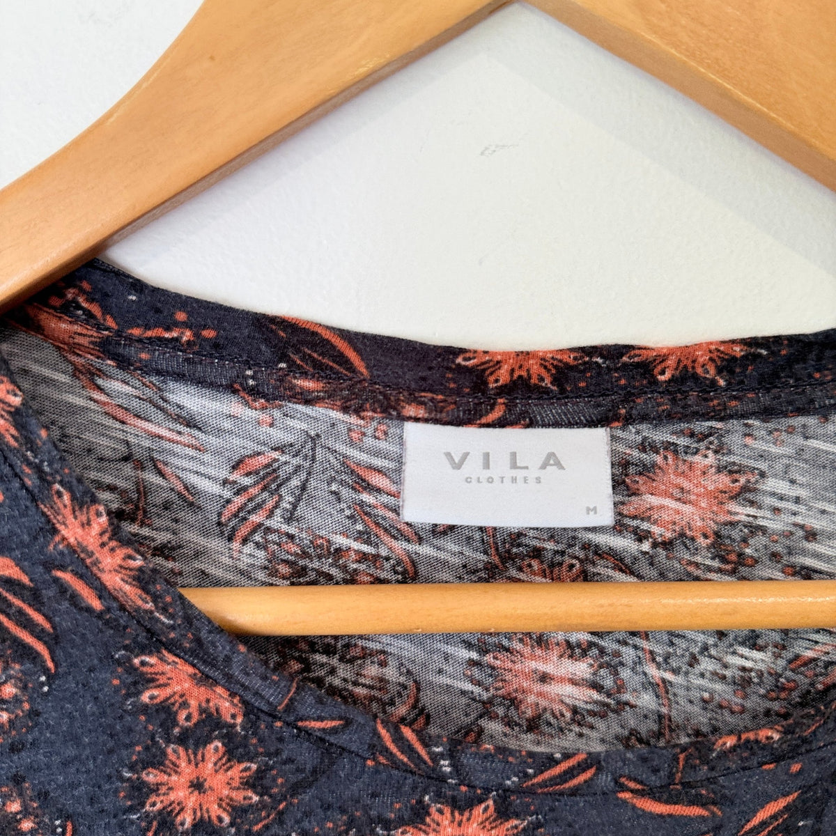 Vila Size M Floral Print Crew Neck Tee