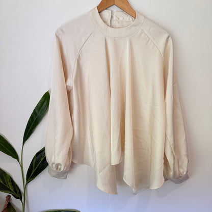 Brand Unknown Size U/Arm to U/Arm 46cm Satin Raglan Sleeve Keyhole Blouse
