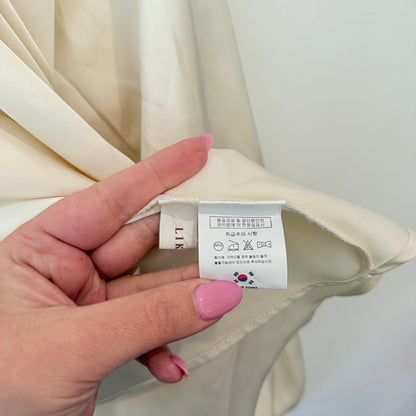 Brand Unknown Size U/Arm to U/Arm 46cm Satin Raglan Sleeve Keyhole Blouse