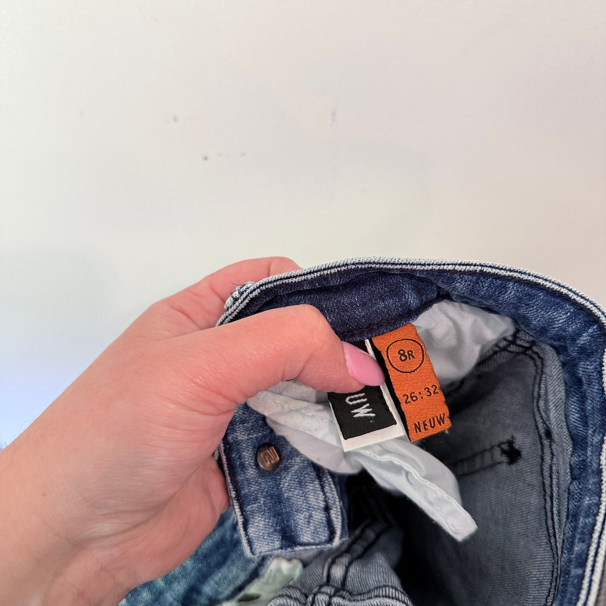 Neuw Size 8 | Waist 70cm Distressed Skinny Jeans