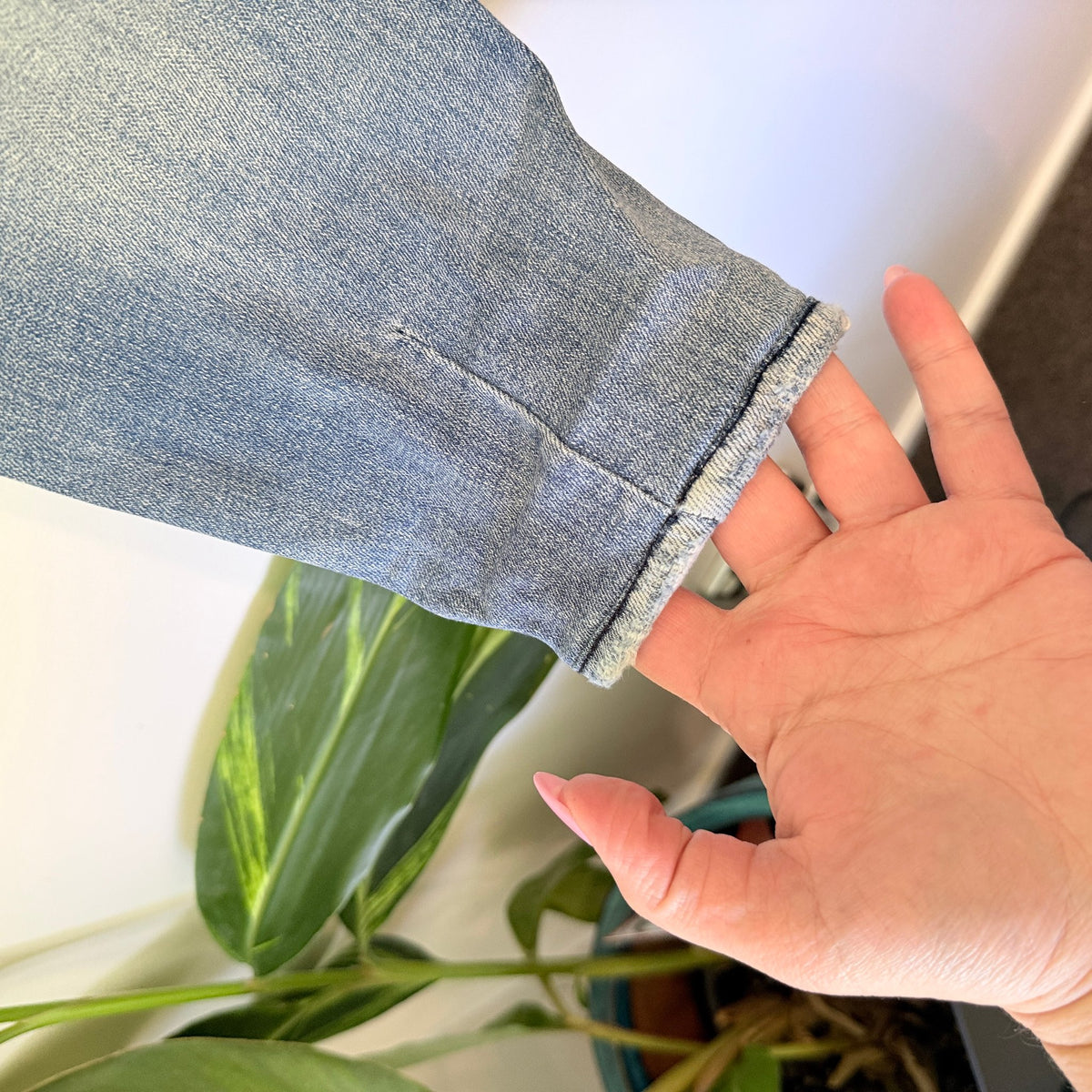 Neuw Size 8 | Waist 70cm Distressed Skinny Jeans
