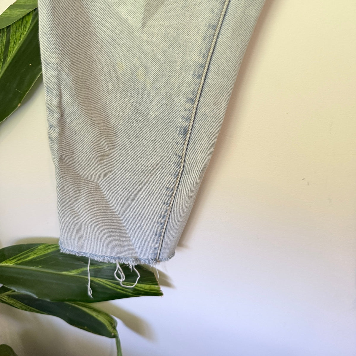 Insight Size 24 | Waist 66cm Callee Straight Leg Jeans