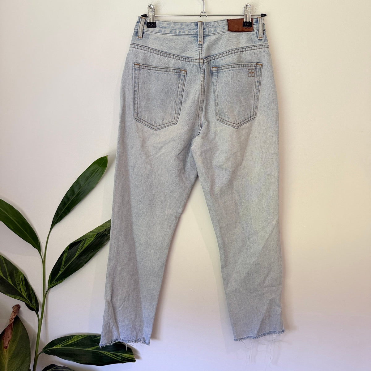 Insight Size 24 | Waist 66cm Callee Straight Leg Jeans