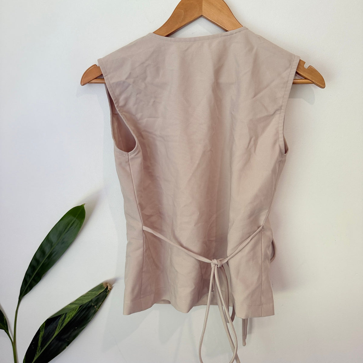 Brand Unknown Size U/Arm to U/Arm 43cm Asymmetric Tie Side Sleeveless Top