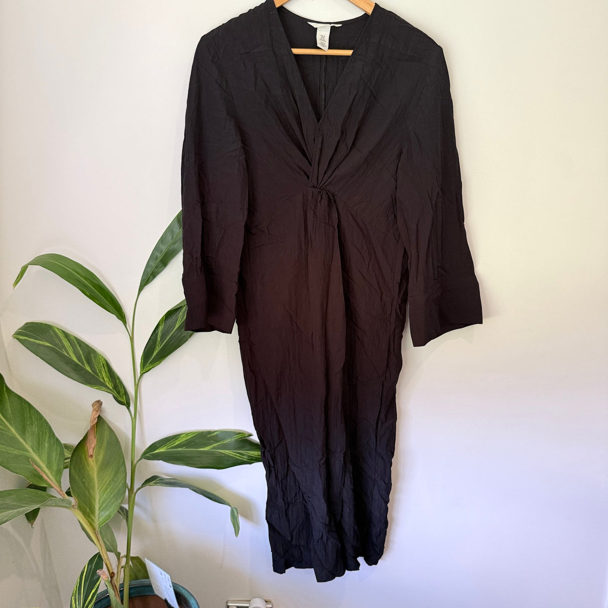 H&M Size XS Twist Front Long Sleeve Midi Dress