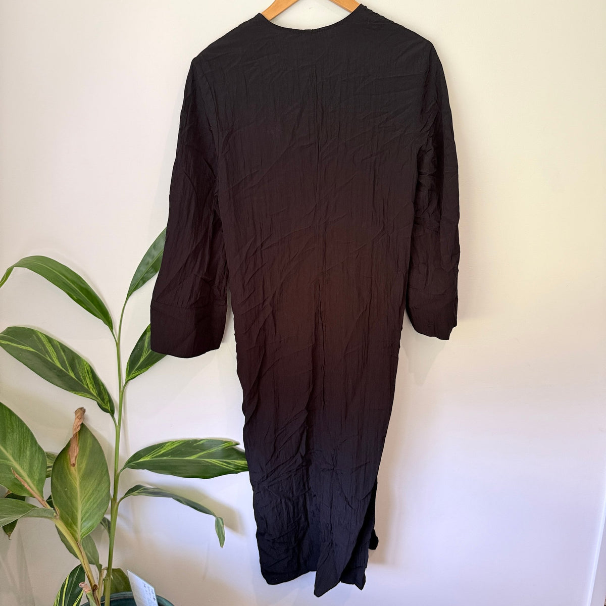 H&M Size XS Twist Front Long Sleeve Midi Dress