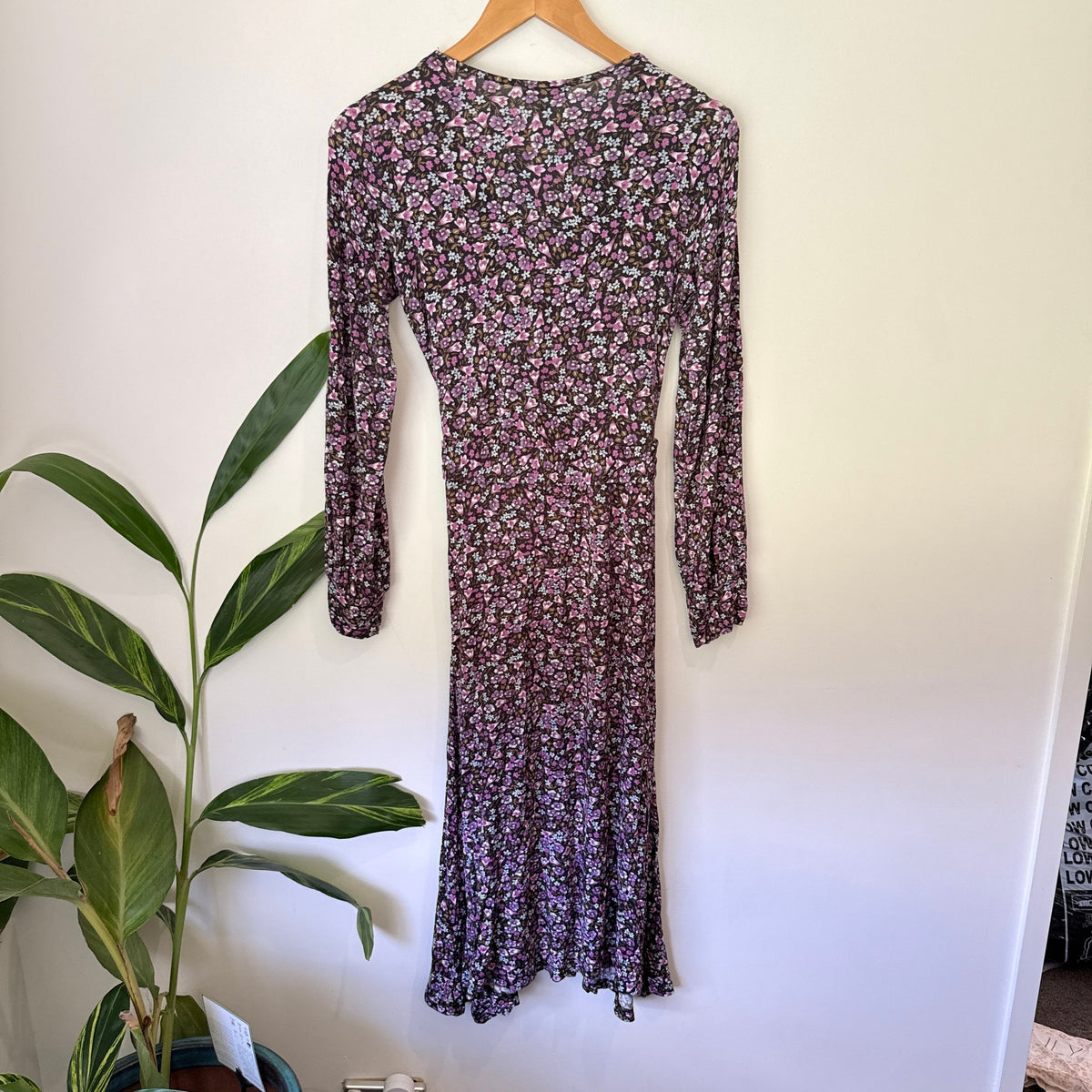 Capture Size 8 Floral Print Wrap Midi Dress
