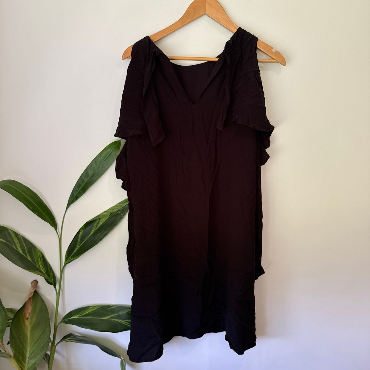 Ruby Size 12 Ruffle Shoulder Long Sleeve Dress