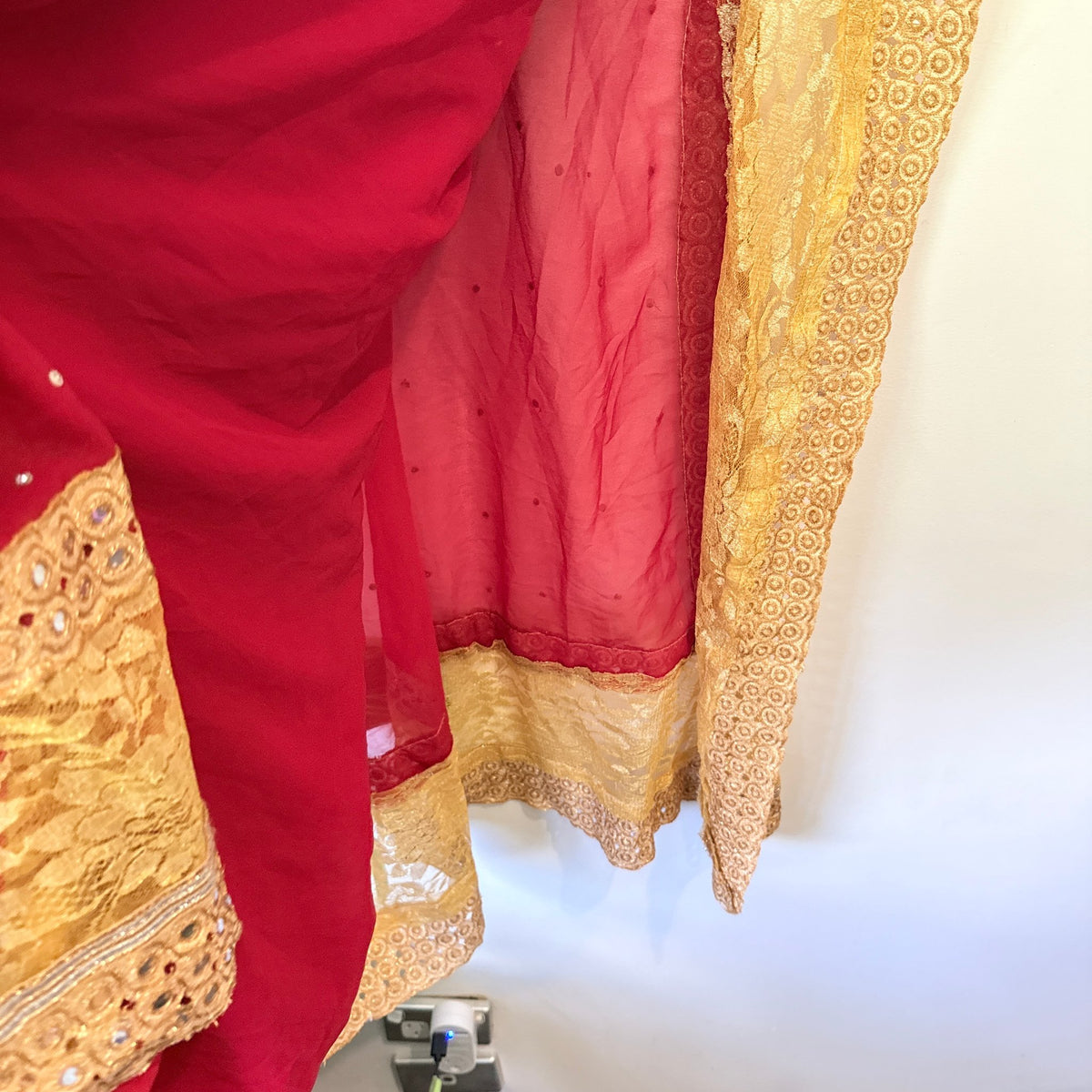 Brand Unknown Mirror Work Lace Border Chiffon Saree