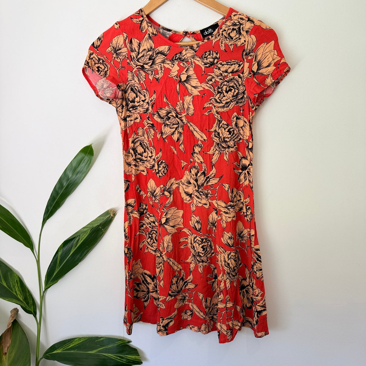 Dotti Size 6 Floral Print Keyhole Back Mini Dress
