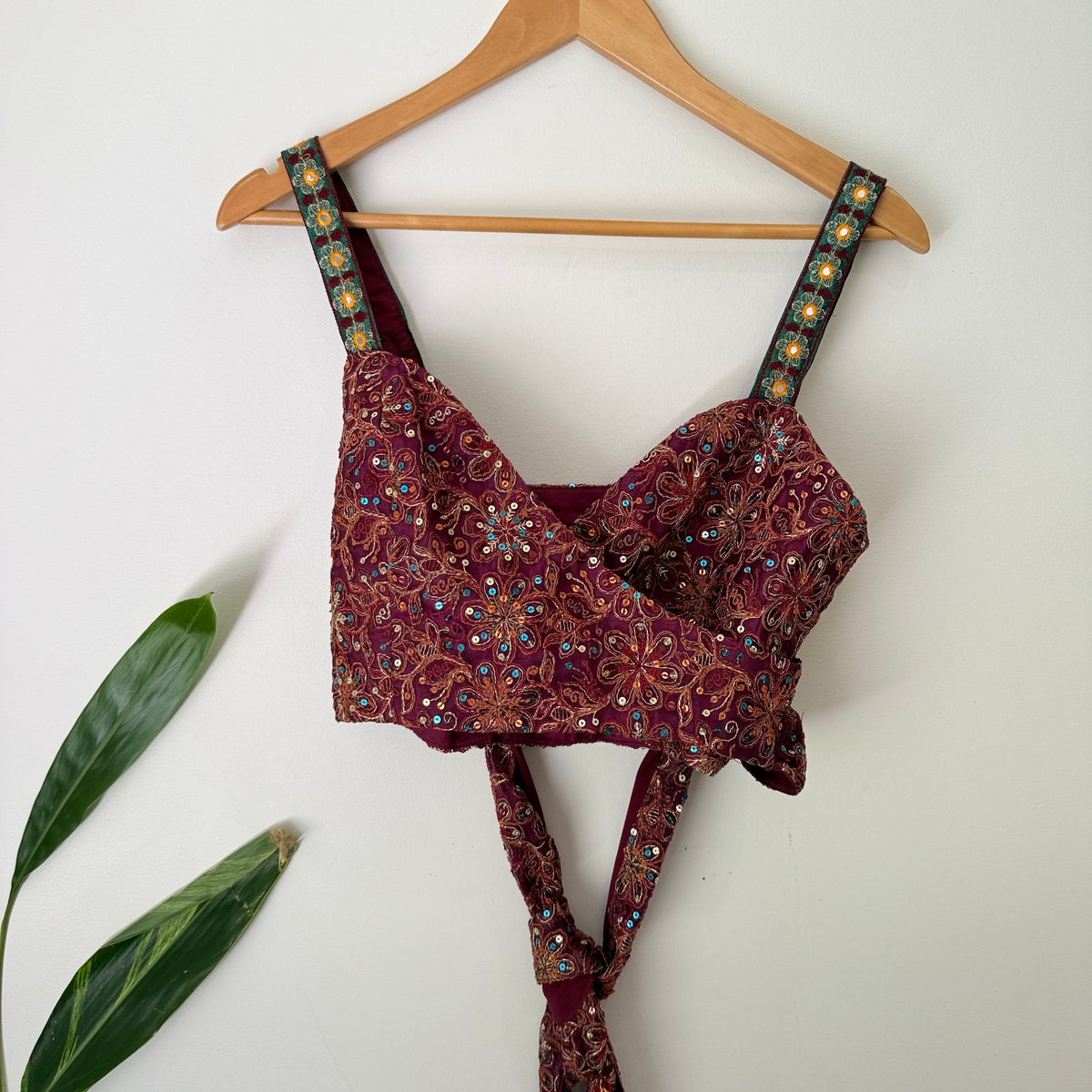 Brand Unknown Size U/Arm 42cm Embroidered Sequin Wrap Tie Crop Top