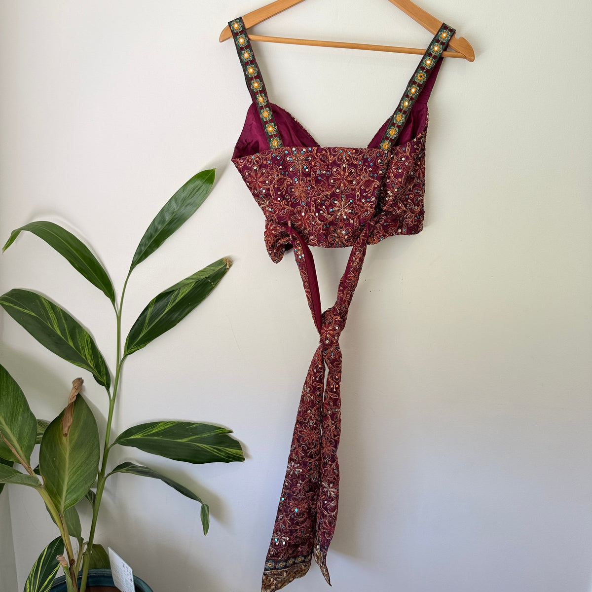 Brand Unknown Size U/Arm 42cm Embroidered Sequin Wrap Tie Crop Top