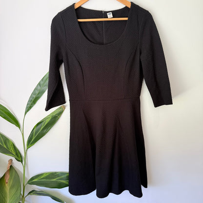 Old Navy Size M Textured Knit Fit and Flare Dress