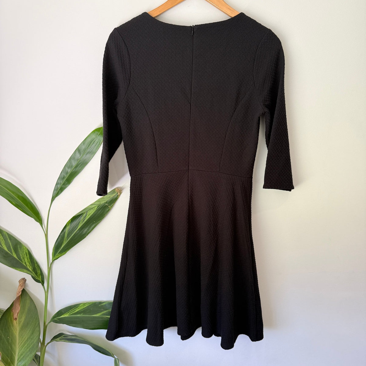 Old Navy Size M Textured Knit Fit and Flare Dress