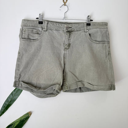 Denim Republic Size 18 Cuffed Denim Shorts
