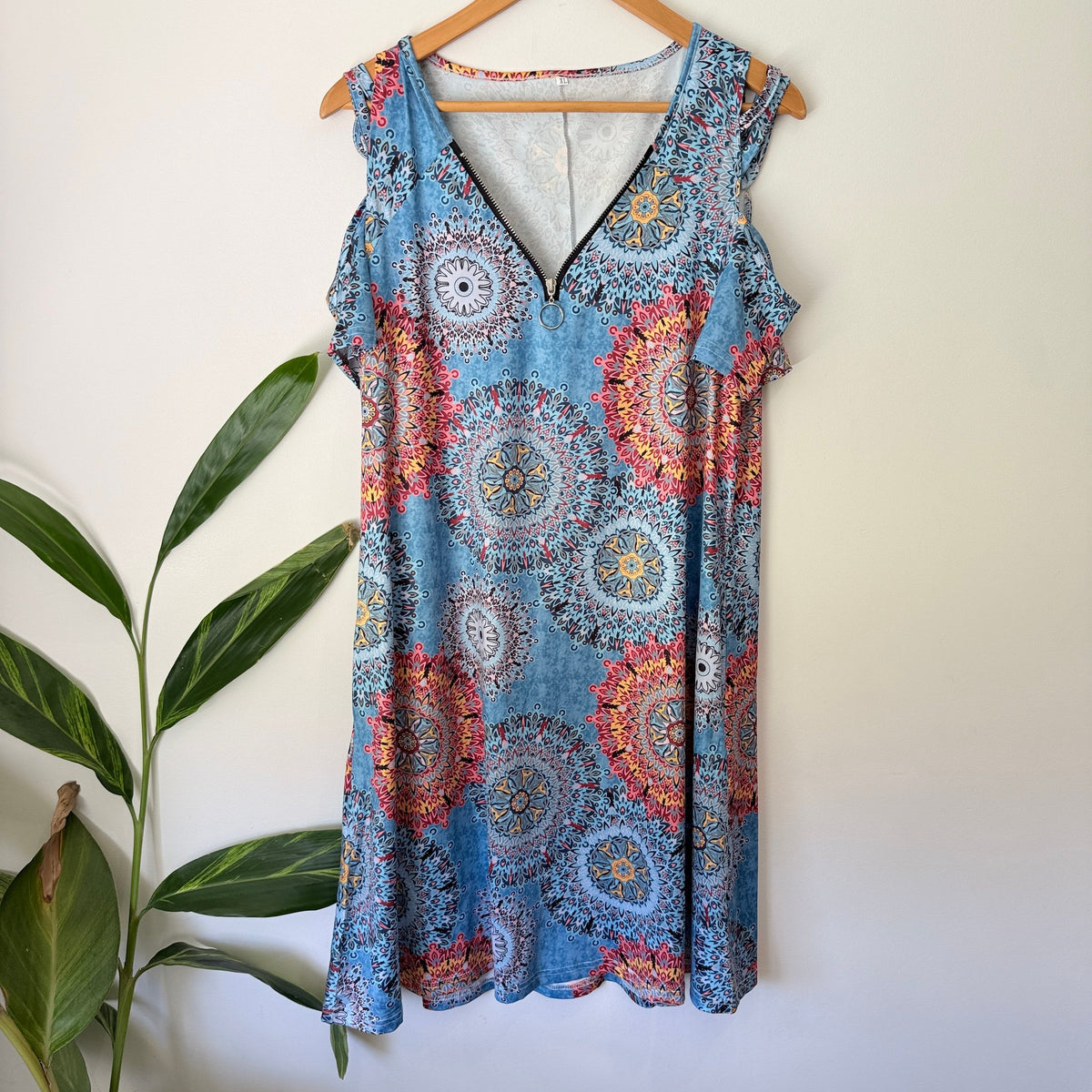 Brand Unknown Size XL Mandala Print Zip Front Cold Shoulder Dress