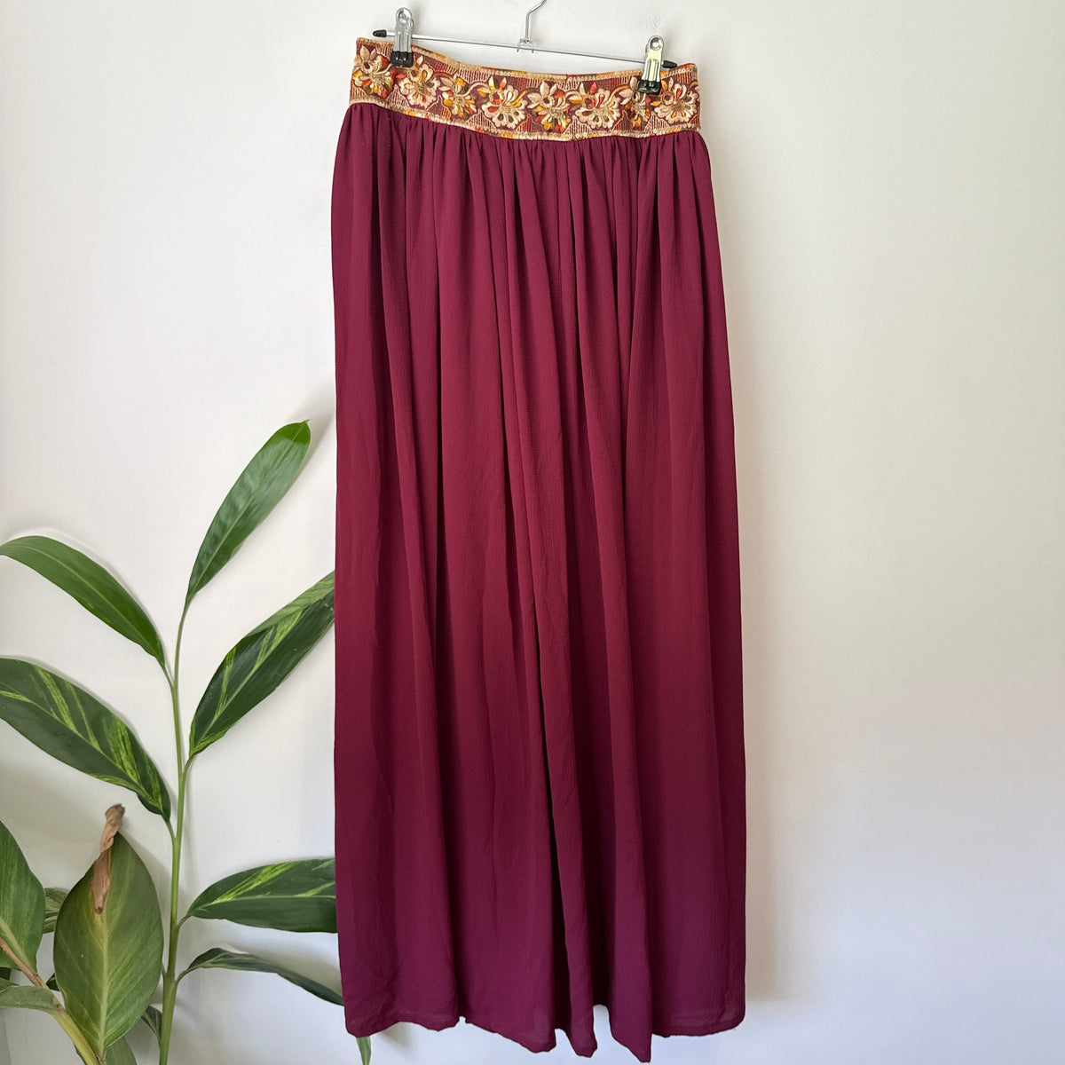 Brand Unknown Size Waist 74cm Embroidered Waistband Maxi Skirt