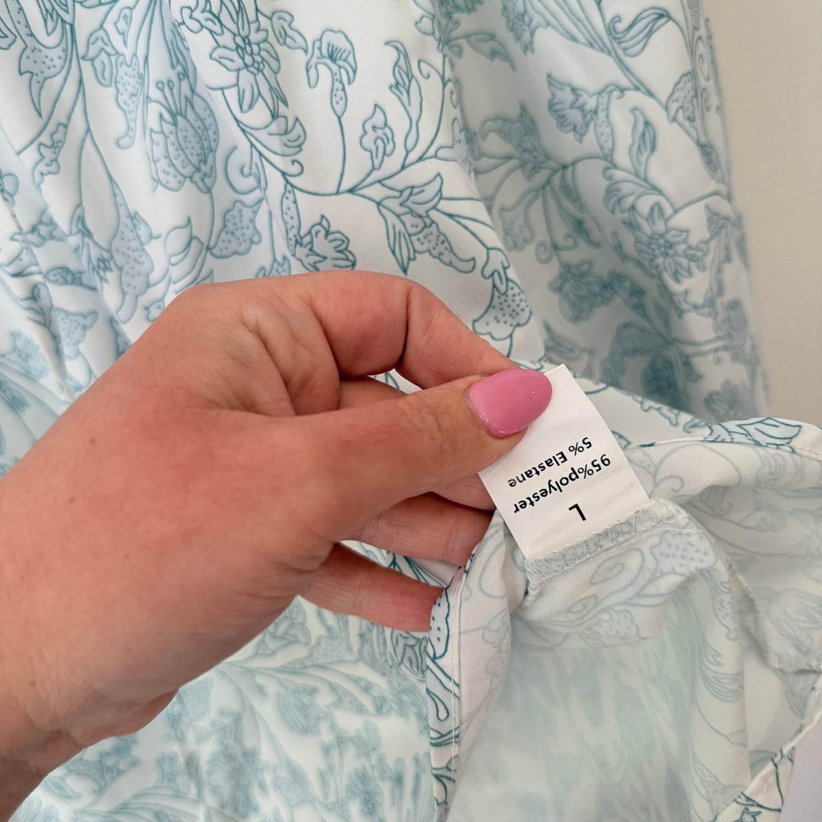 Brand Unknown Size L | U/Arm to U/Arm 59cm Floral Print Tie Neck Ruffle Cuff Blouse – photo 2
