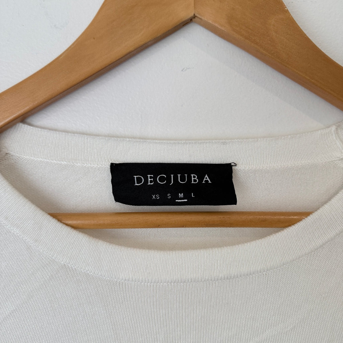Decjuba Size S Fine Knit Button Cuff Jumper – photo 2