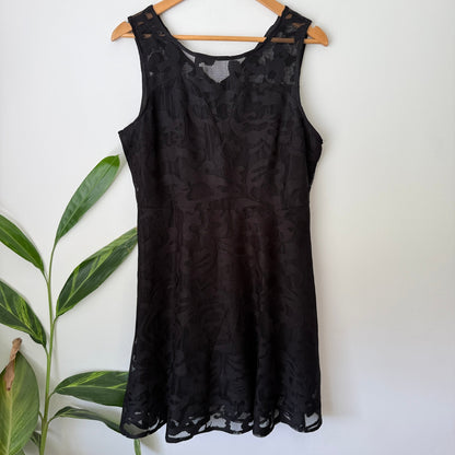 Brand Unknown Size U/Arm to U/Arm 47cm Lace Overlay Sleeveless Dress