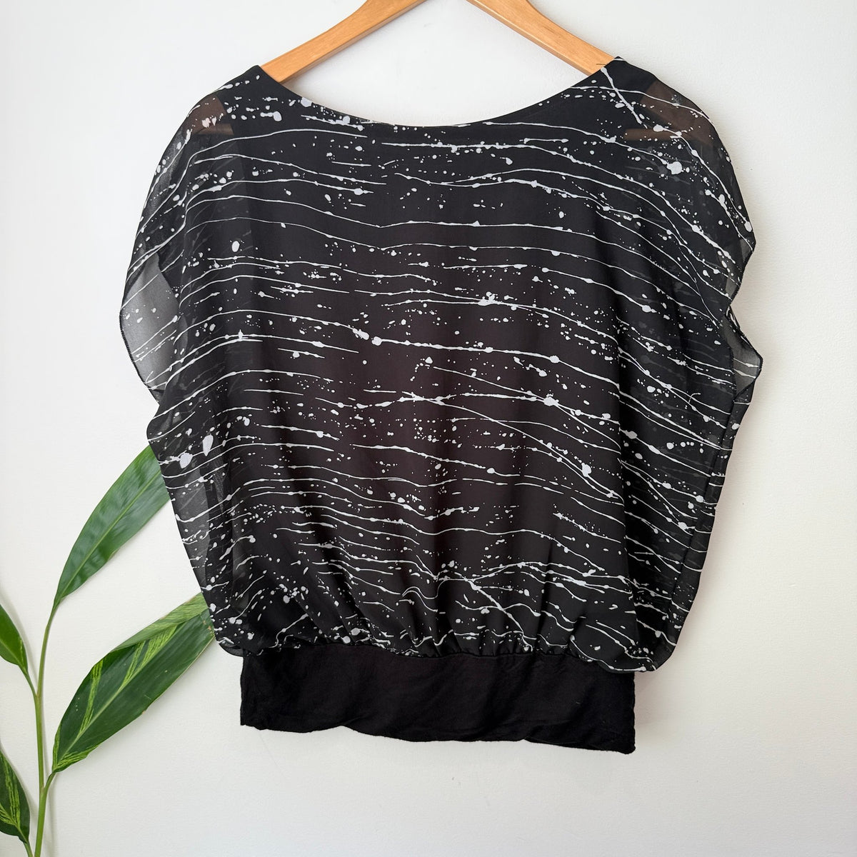 Max Size 10 Splatter Print Chiffon Overlay Banded Hem Top