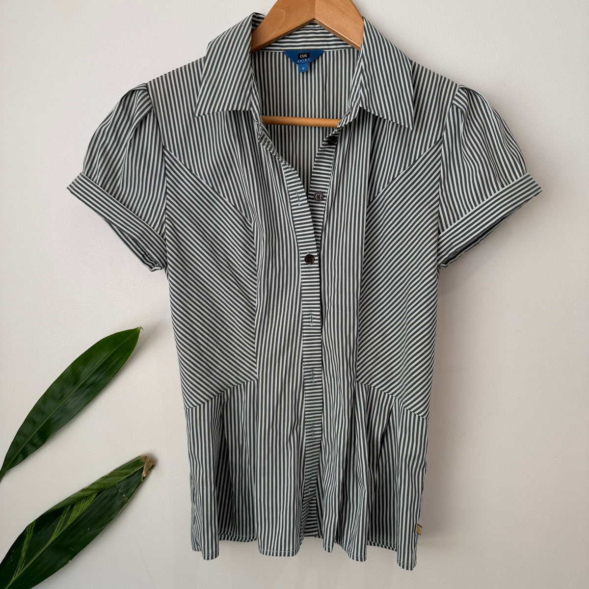 Cue Size 6 Stripe Peplum Short Sleeve Shirt