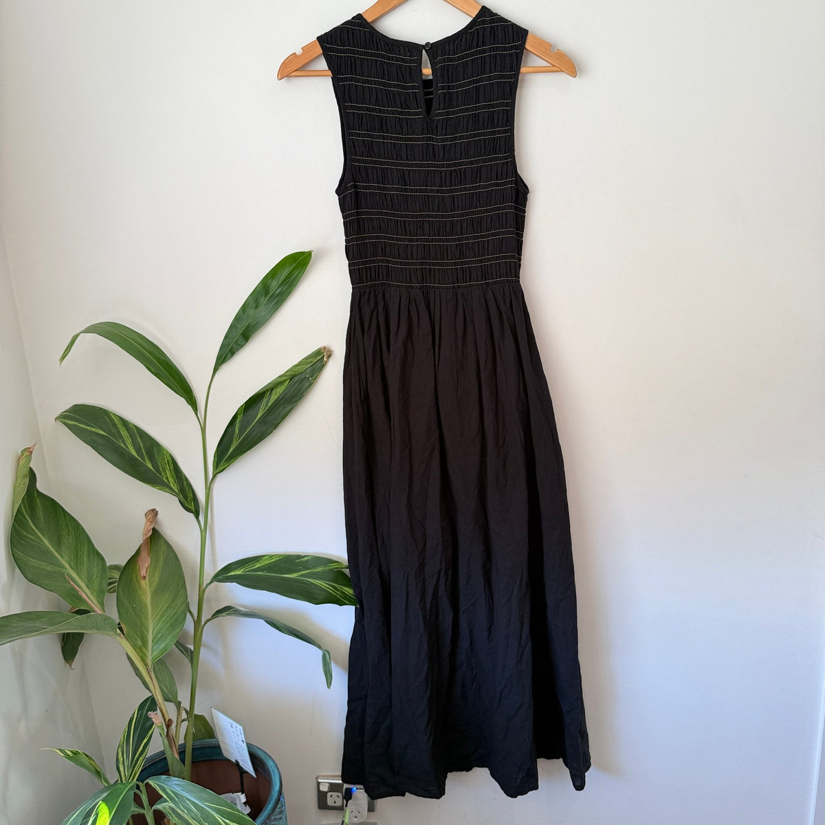 Brand Unknown Size U/Arm to U/Arm 35cm Smocked Sleeveless Maxi Dress