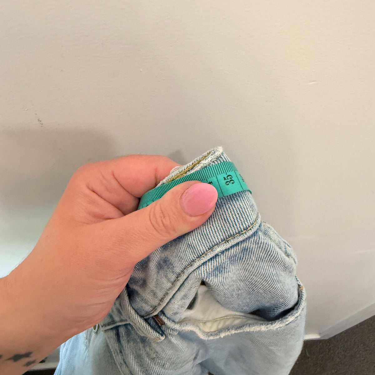 Neuw Size 26 | Waist 68cm High Rise Straight Leg Jeans