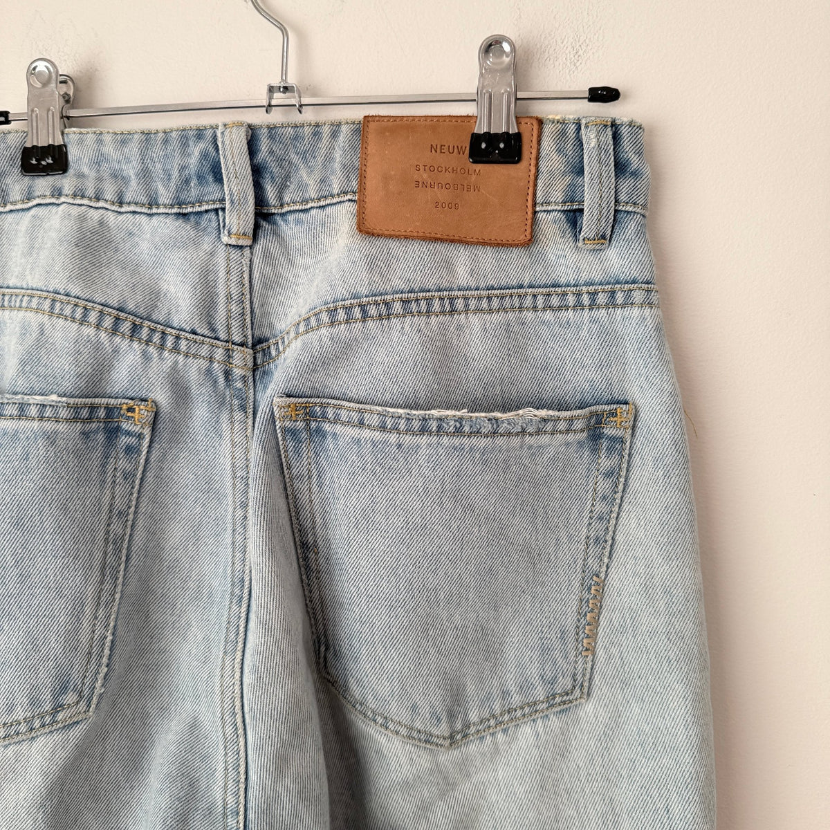 Neuw Size 26 | Waist 68cm High Rise Straight Leg Jeans