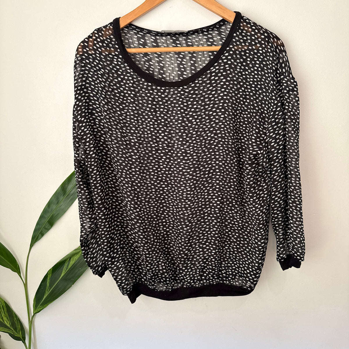 Dalston Size 10 Spot Print Sheer Banded Hem Top