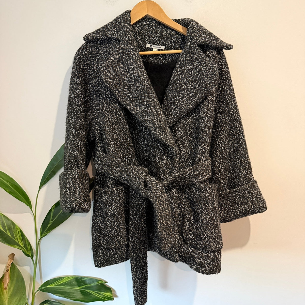 ZY Fashion Studio Size XS Boucle Belted Wrap Coat