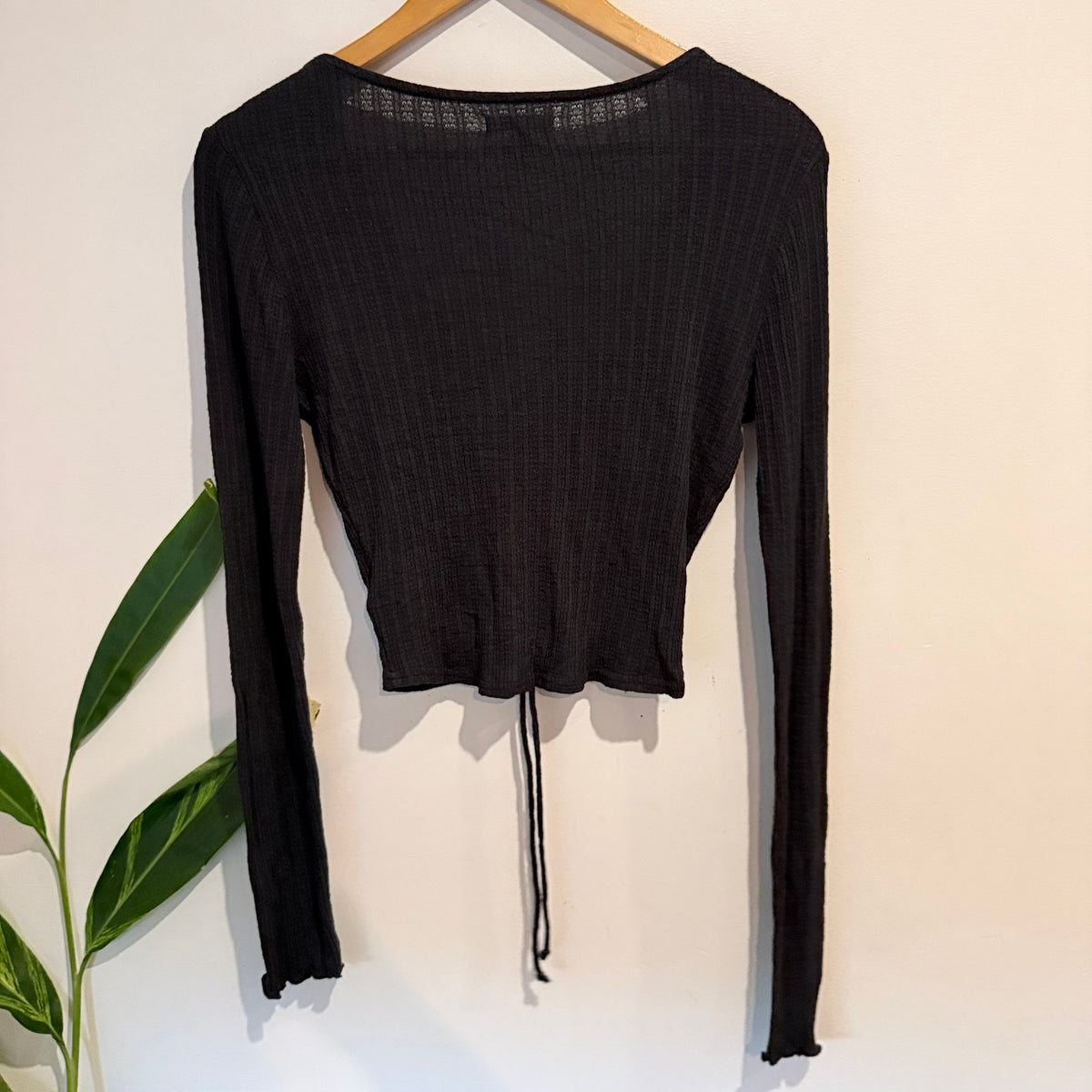 Amuse Society Size 10 Ribbed Ruched Tie Front Crop Top – photo 4