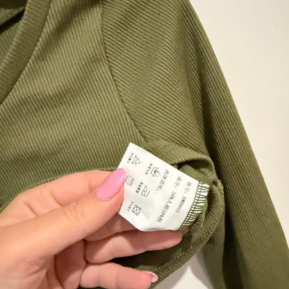 Naya Normcore Size M Ribbed Toggle Front Crop Top – photo 3
