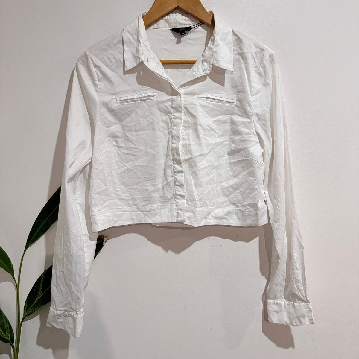 Cue Size 14 Cropped Long Sleeve Button Up Shirt