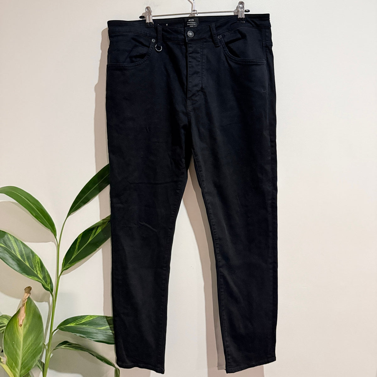 Neuw Size 34 Ray Tapered Jeans