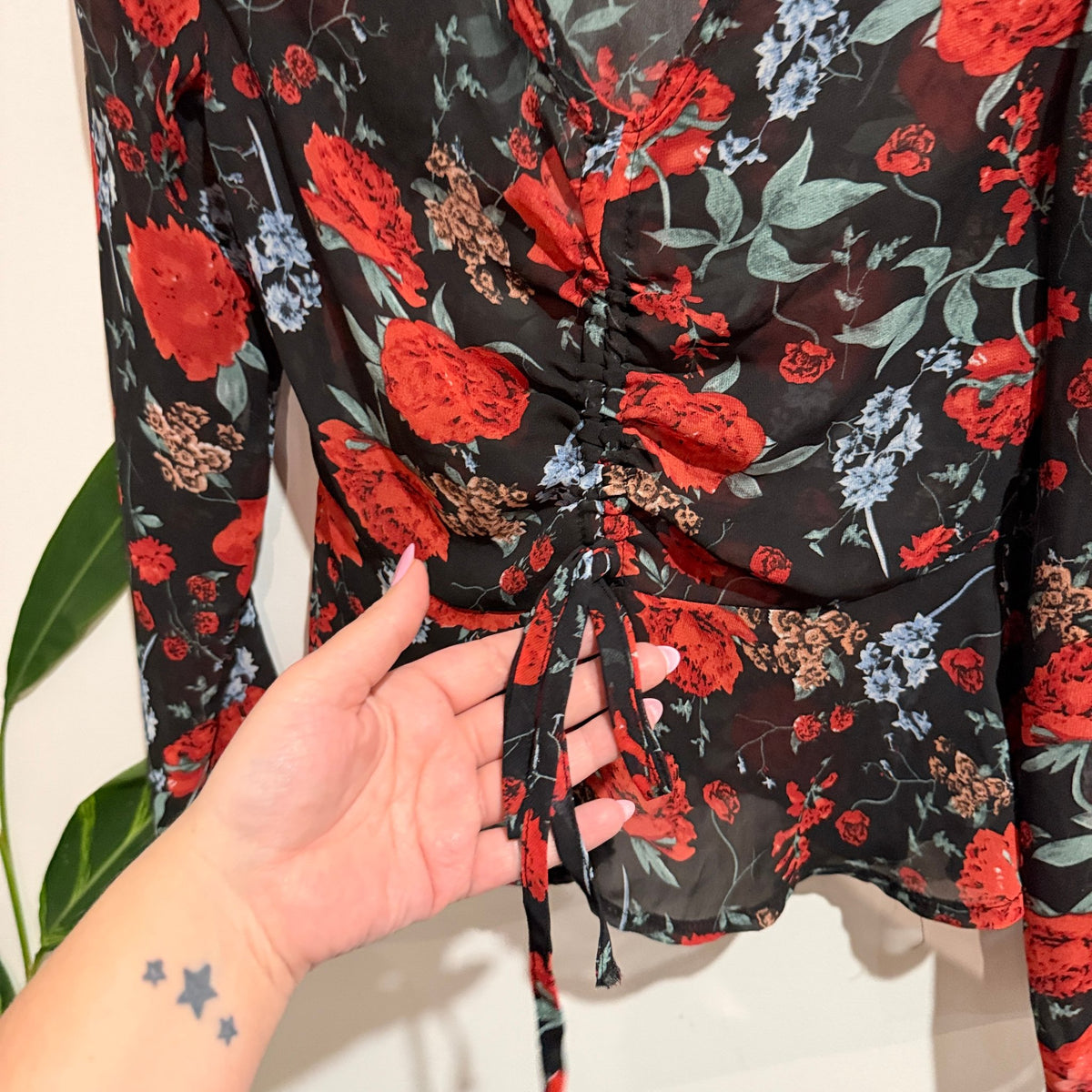 Brand Unknown U/Arm 43cm Floral Chiffon Ruched Tie Front Top – photo 3