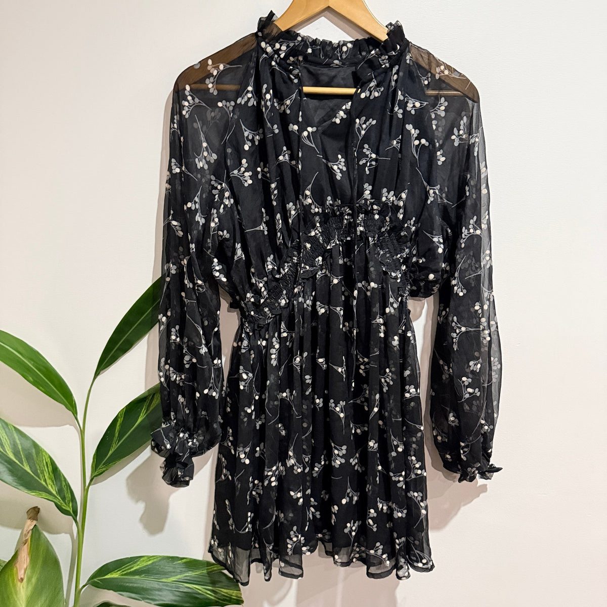 Brand Unknown Size U/Arm to U/Arm 42cm Floral Chiffon Ruffle Neck Mini Dress