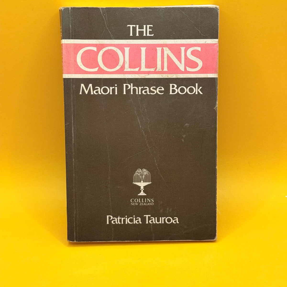 The Collins Māori Phrase Book by Patricia Tauroa (1990)