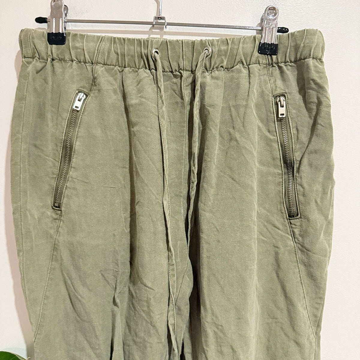 Witchery Size 8 Zip Pocket Drawstring Joggers