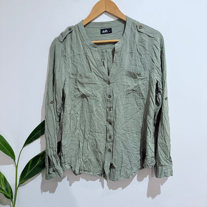 Dotti Size 10 Roll Tab Sleeve Button Up Shirt