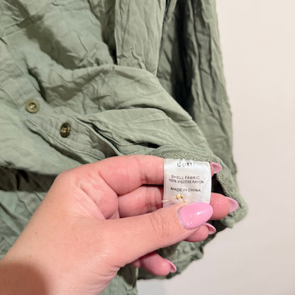 Dotti Size 10 Roll Tab Sleeve Button Up Shirt