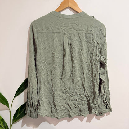 Dotti Size 10 Roll Tab Sleeve Button Up Shirt