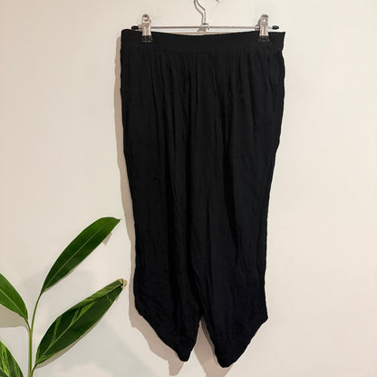 Decjuba Size 8 Elastic Waist Wide Leg Crop Pants