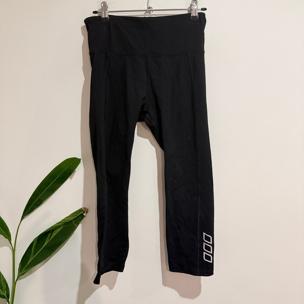 Lorna Jane Size Waist 66cm Three Quarter Active Leggings