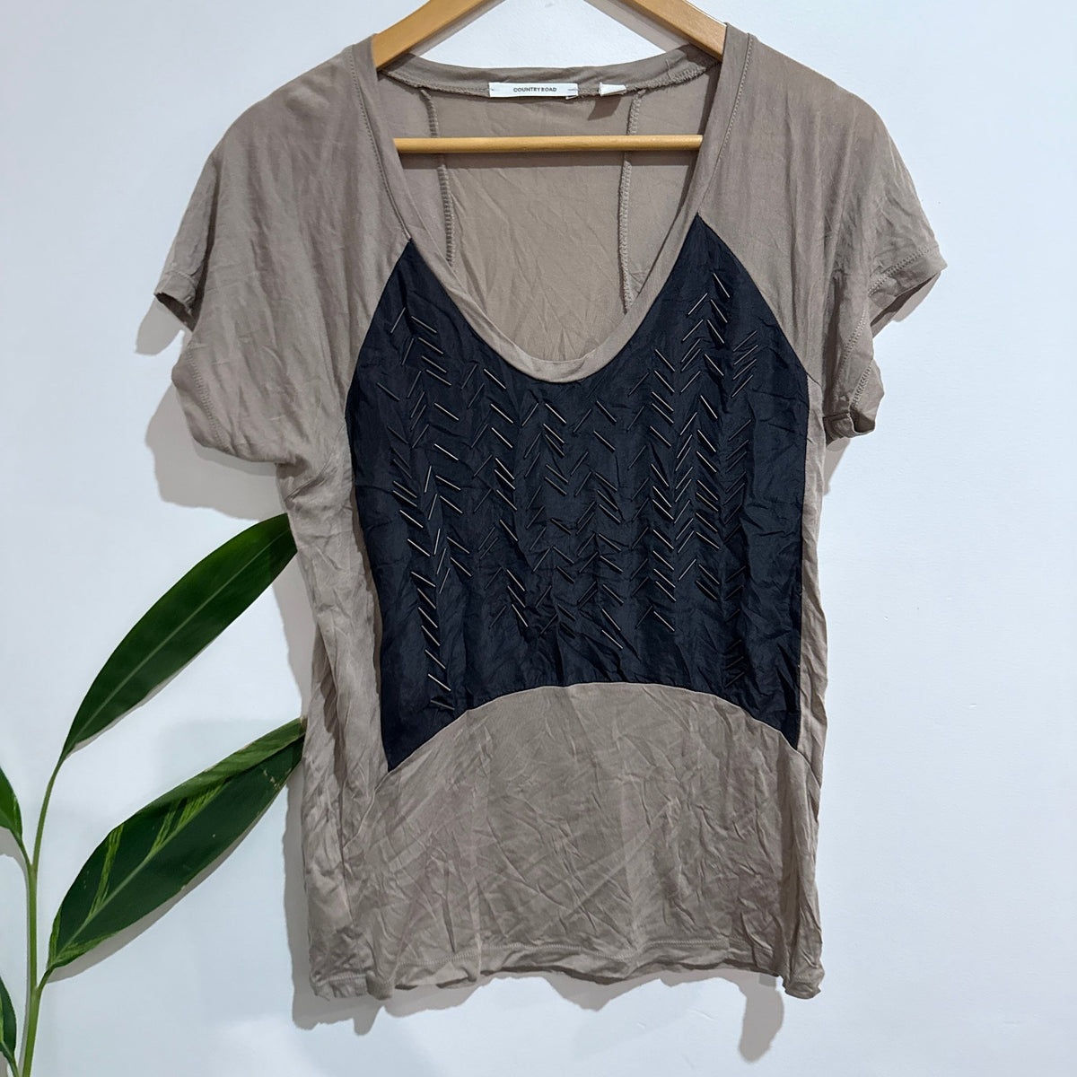 Country Road Size M Lyocell Pintuck Silk Panel Tee