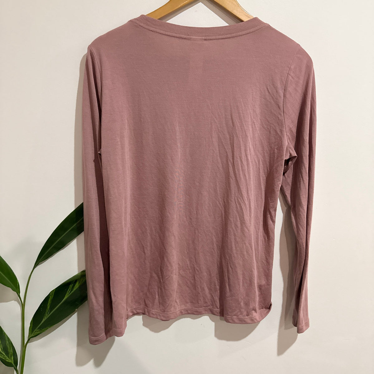 Lorna Jane Size M Luxe Athletic Long Sleeve Tee