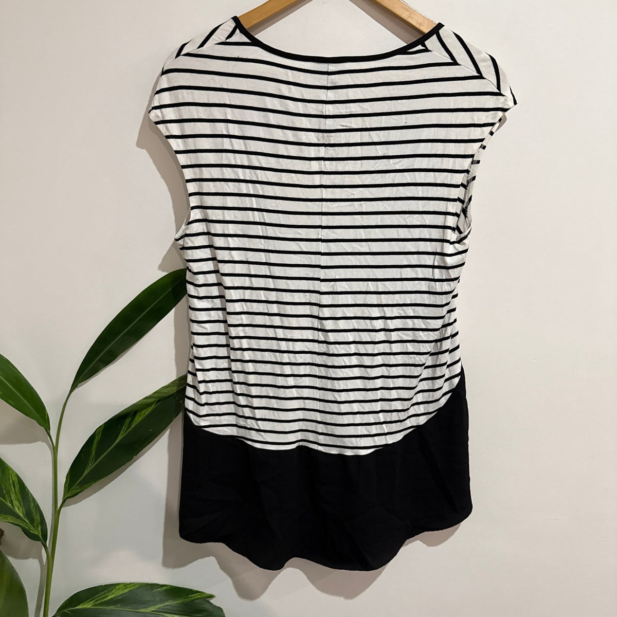 Witchery Size S Stripe Back High Low Sleeveless Top